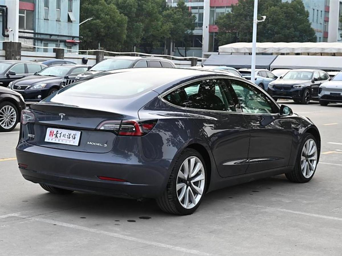 特斯拉 Model 3  2019款 標(biāo)準(zhǔn)續(xù)航后驅(qū)升級版圖片