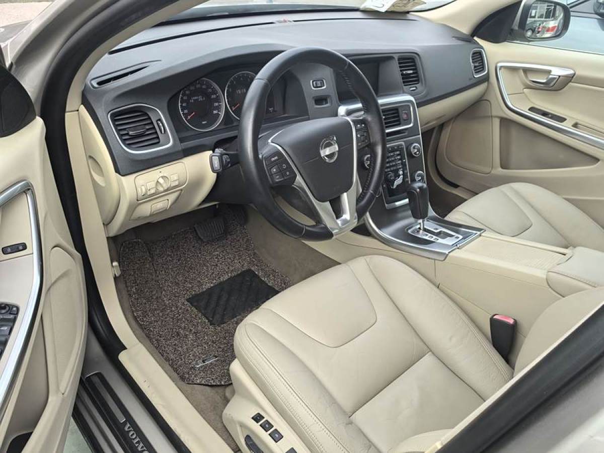 沃爾沃 S60  2011款 2.0T 舒適版圖片