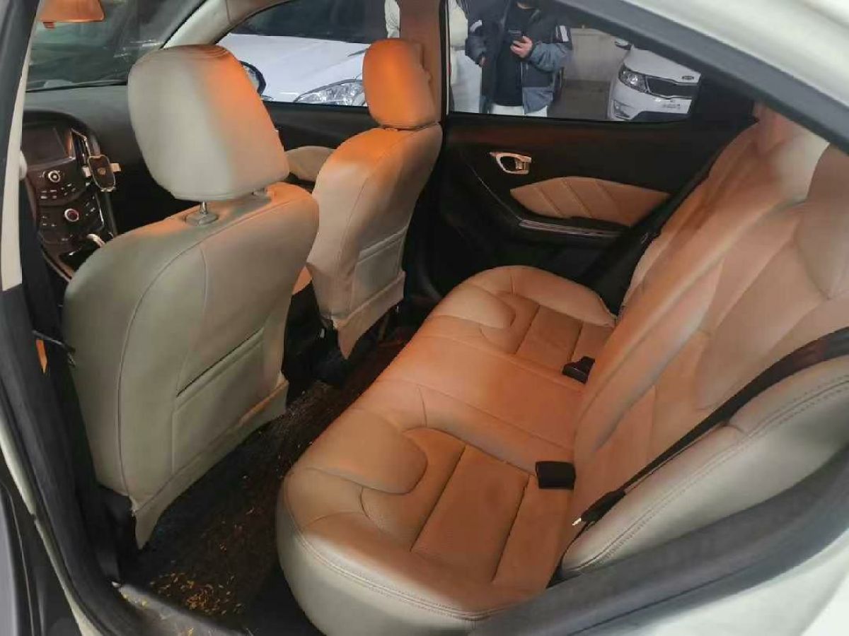 中華 H220  2014款 1.5L AMT天窗型圖片