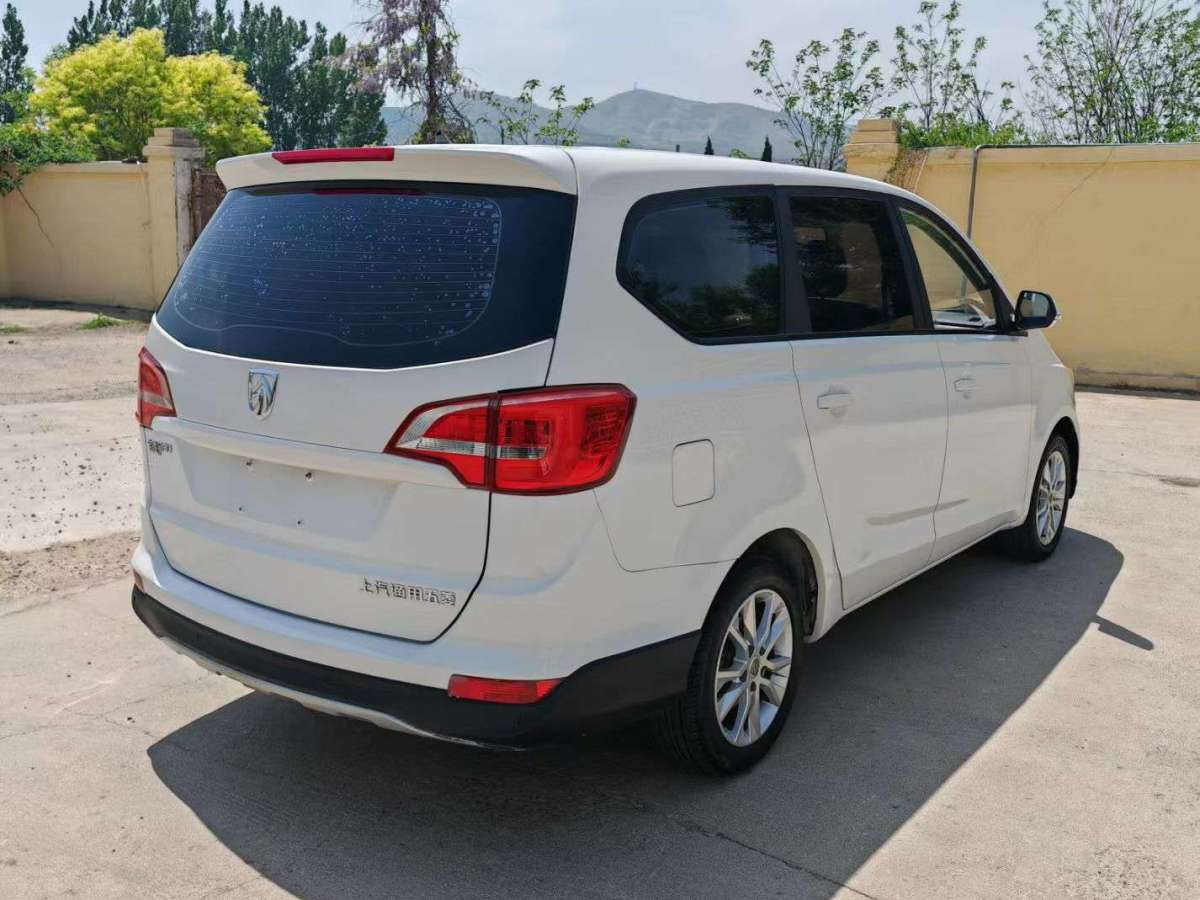 寶駿 730  2019款 1.5L 手動(dòng)時(shí)尚型 7座圖片