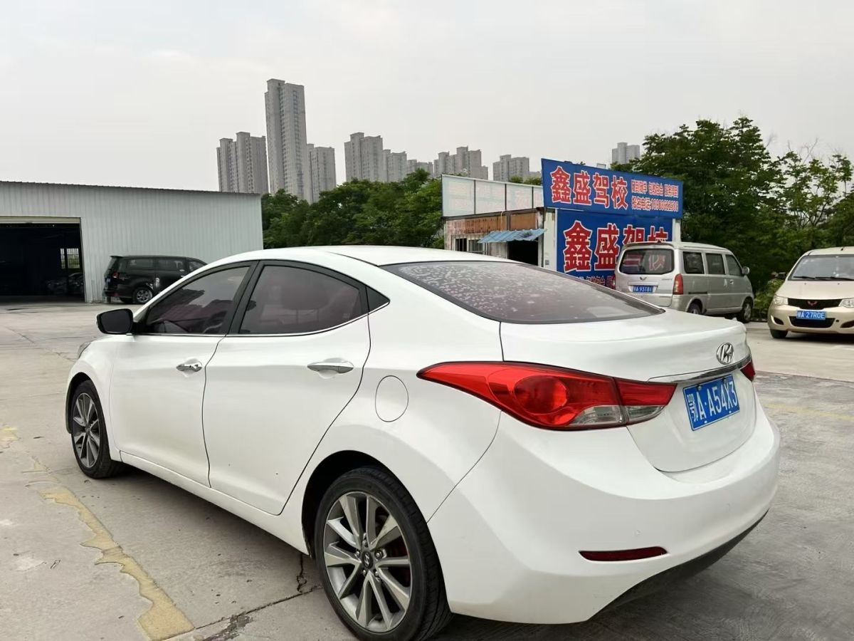 現(xiàn)代 朗動(dòng)  2015款 1.6L 自動(dòng)尊貴型圖片