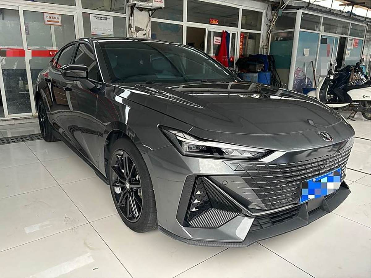 長(zhǎng)安 長(zhǎng)安UNI-V  2023款 1.5T 尊貴型圖片