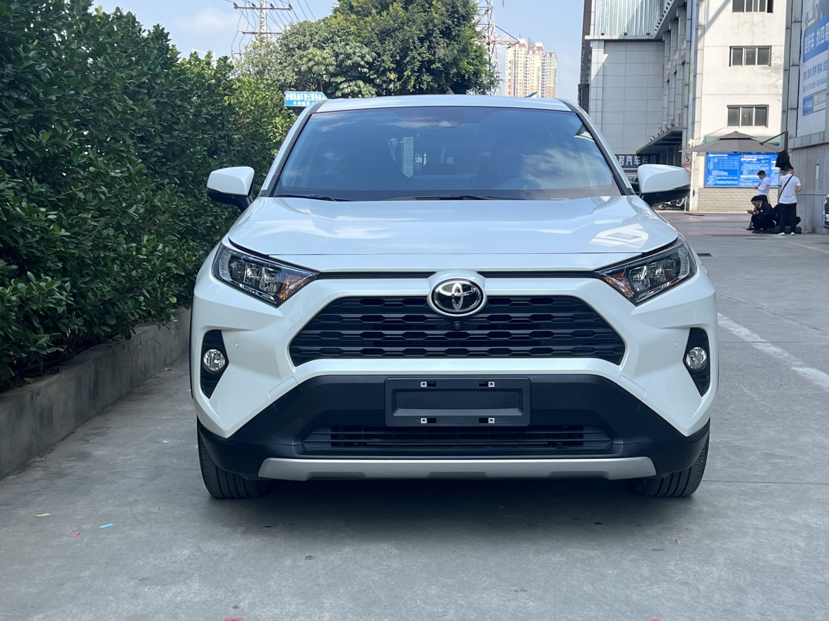 2022年8月豐田 RAV4  2018款 榮放 2.0L CVT兩驅(qū)風(fēng)尚版