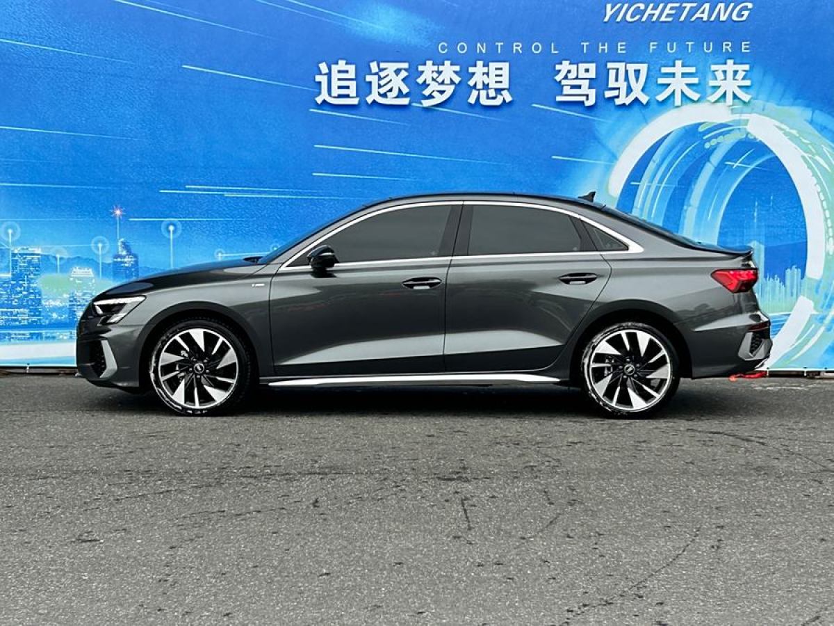 奧迪 奧迪A3  2024款 A3L Limousine 35 TFSI 時(shí)尚運(yùn)動(dòng)型圖片