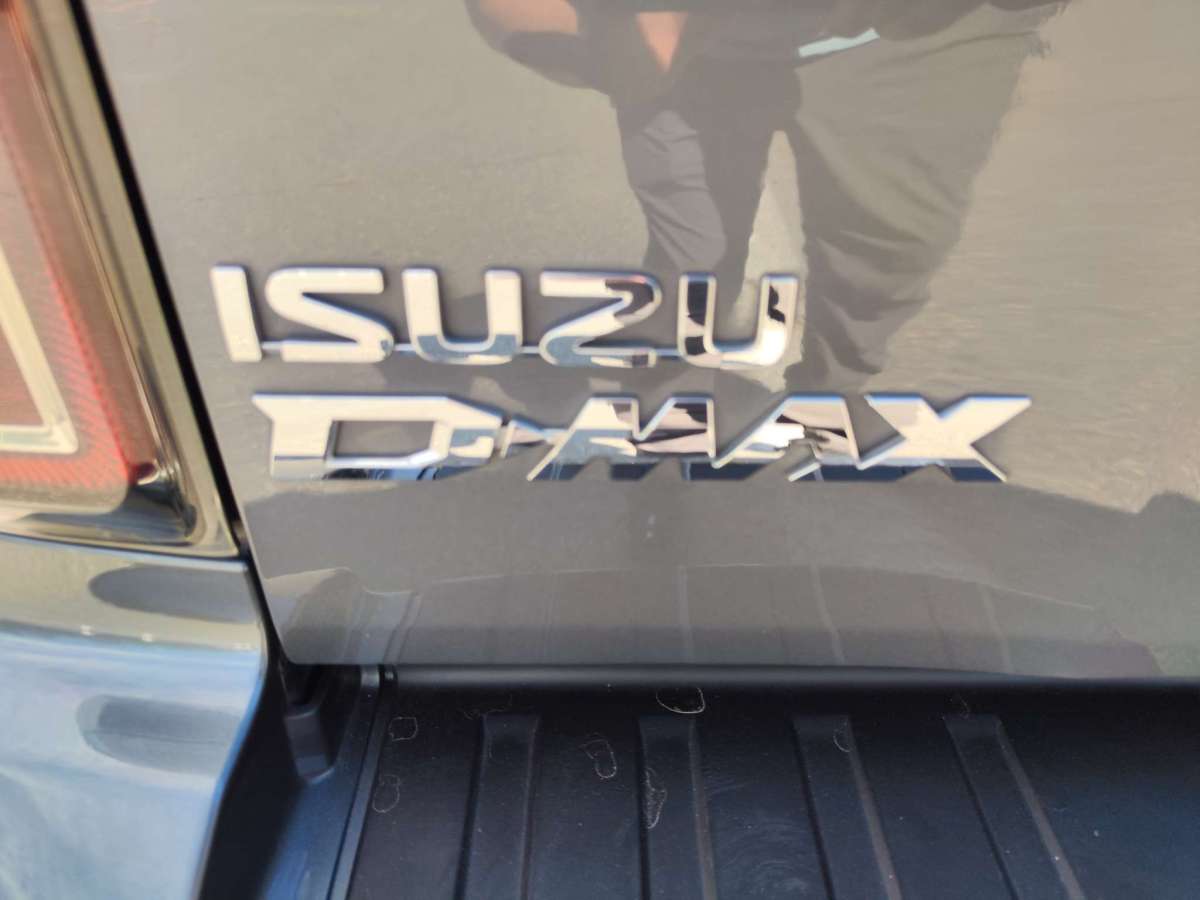 五十鈴 D-MAX  2021款 1.9T手動(dòng)四驅(qū)柴油Global勁動(dòng)型RZ4E圖片