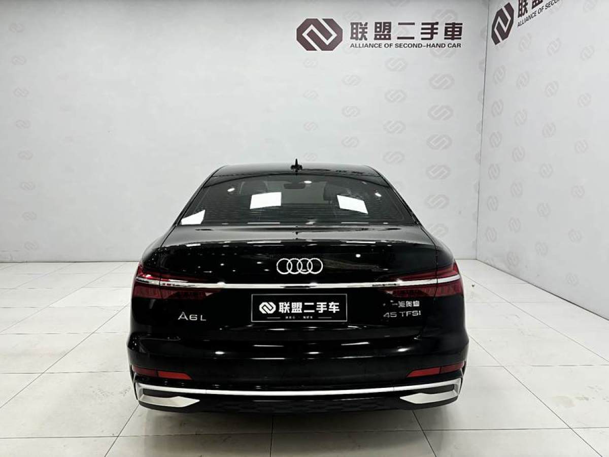 奧迪 奧迪A6L  2023款 改款 45 TFSI 臻選動(dòng)感型圖片