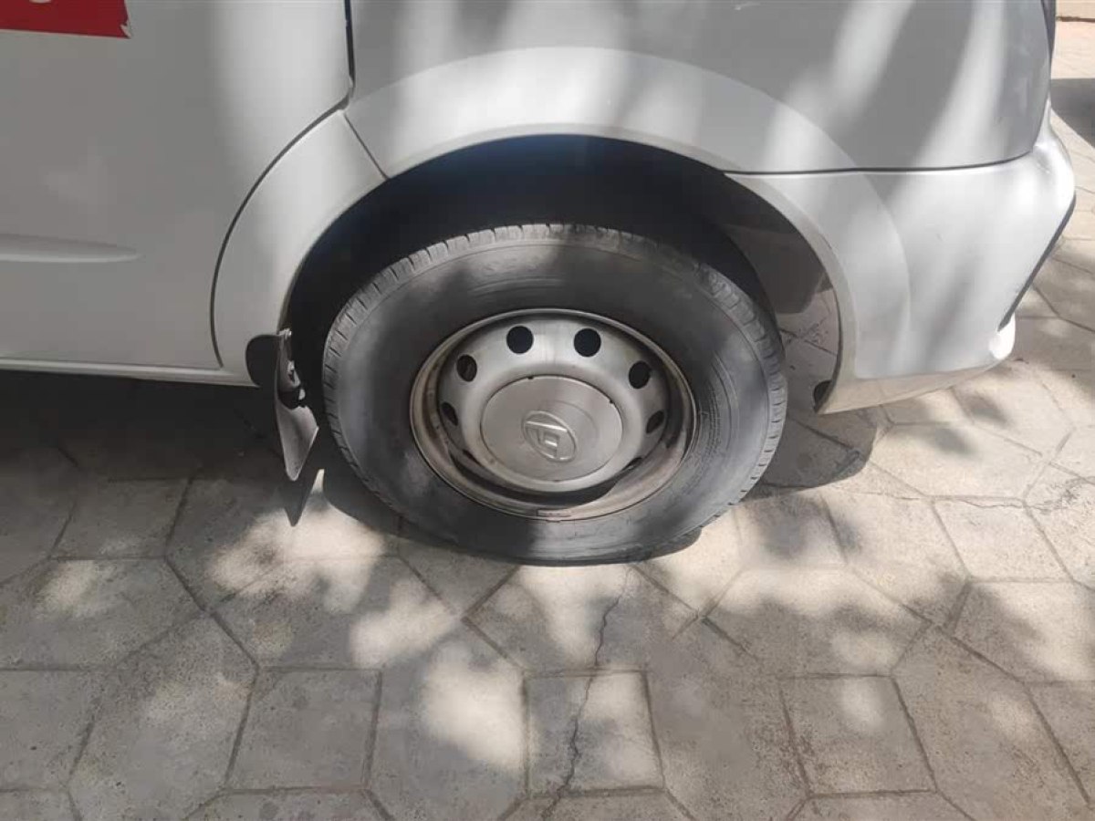 上汽大通 V80  2019款 2.0T Plus 6擋手動(dòng)傲運(yùn)通長(zhǎng)軸高頂7座圖片