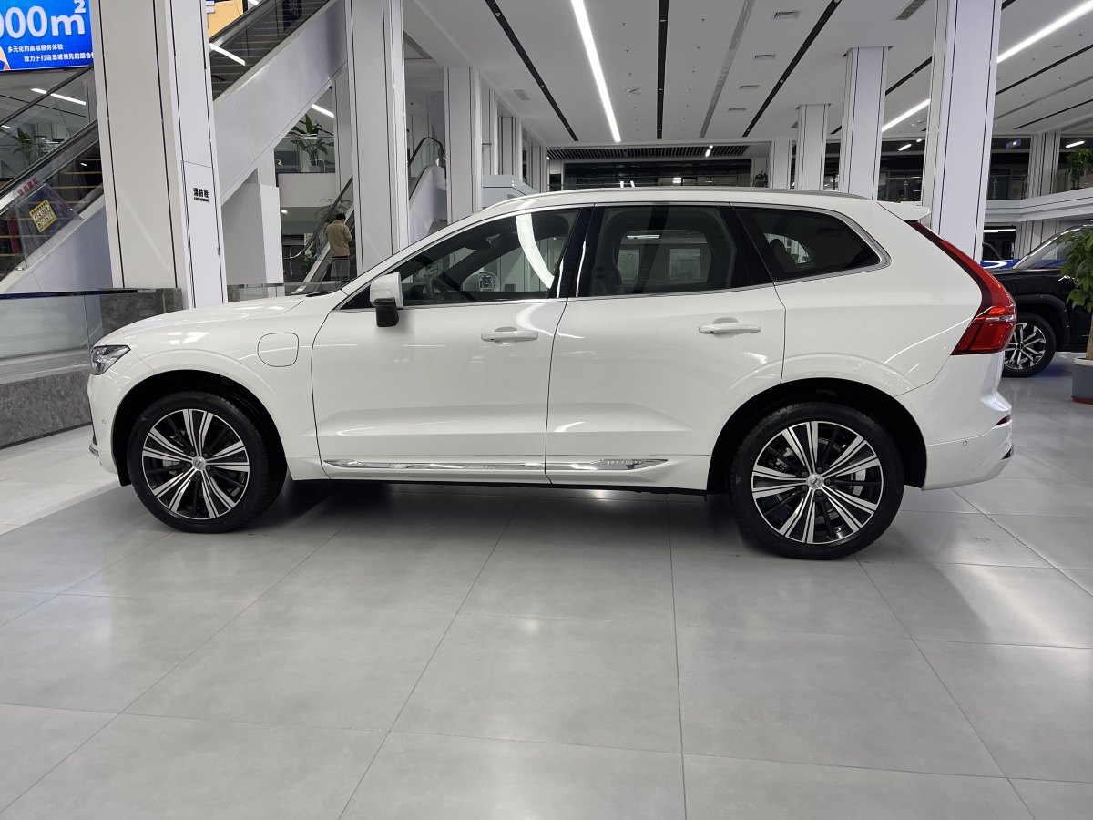 沃爾沃 XC60新能源  2024款 T8 插電混動 長續(xù)航四驅(qū)智遠豪華版圖片