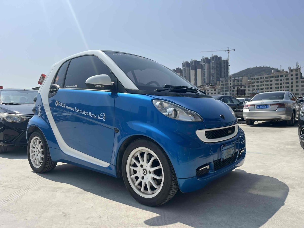 smart fortwo  2011款 1.0 MHD 硬頂標(biāo)準(zhǔn)版圖片