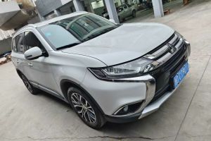 歐藍(lán)德 三菱 2.0L 兩驅(qū)榮耀版 5座