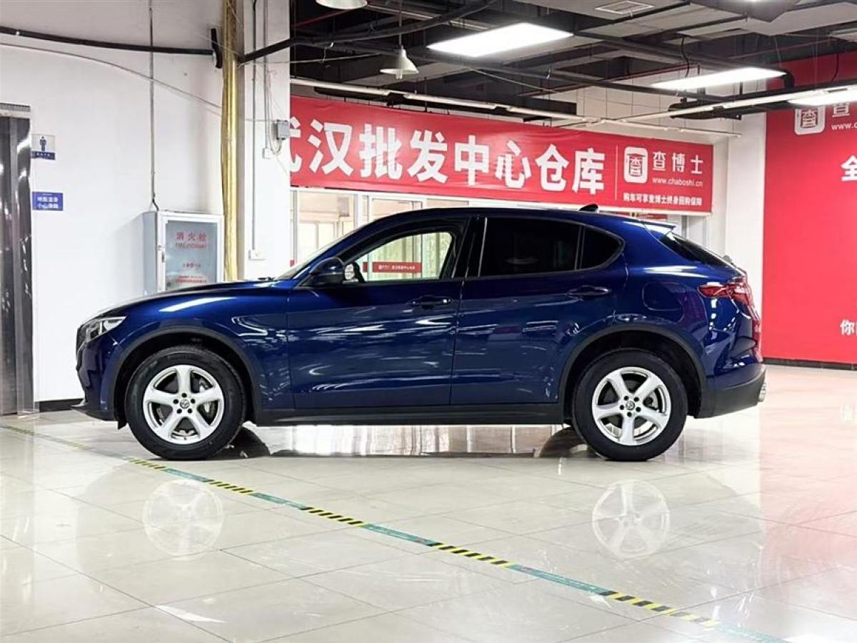 阿爾法·羅密歐 Stelvio  2017款 2.0T 200HP 豪華版圖片