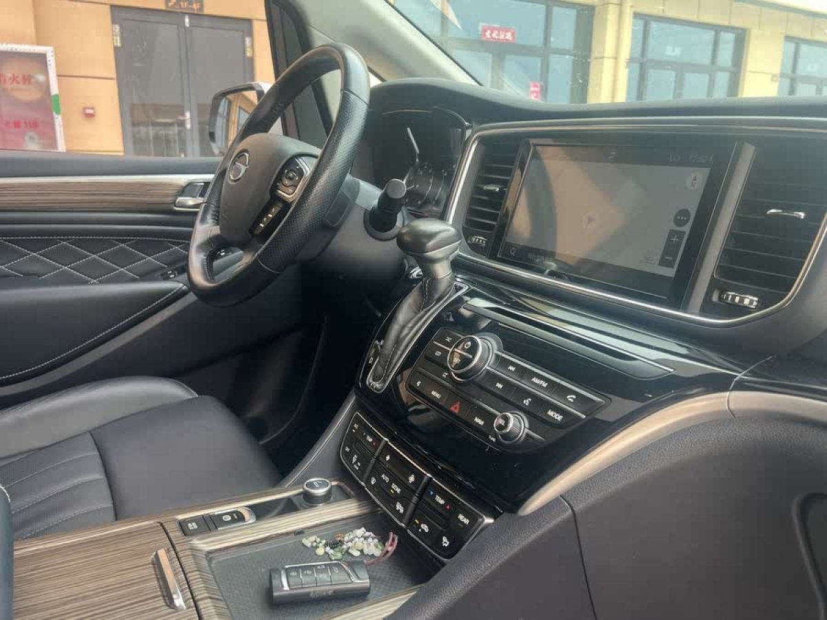廣汽傳祺 M8  2020款 領(lǐng)航款 390T 尊貴版圖片