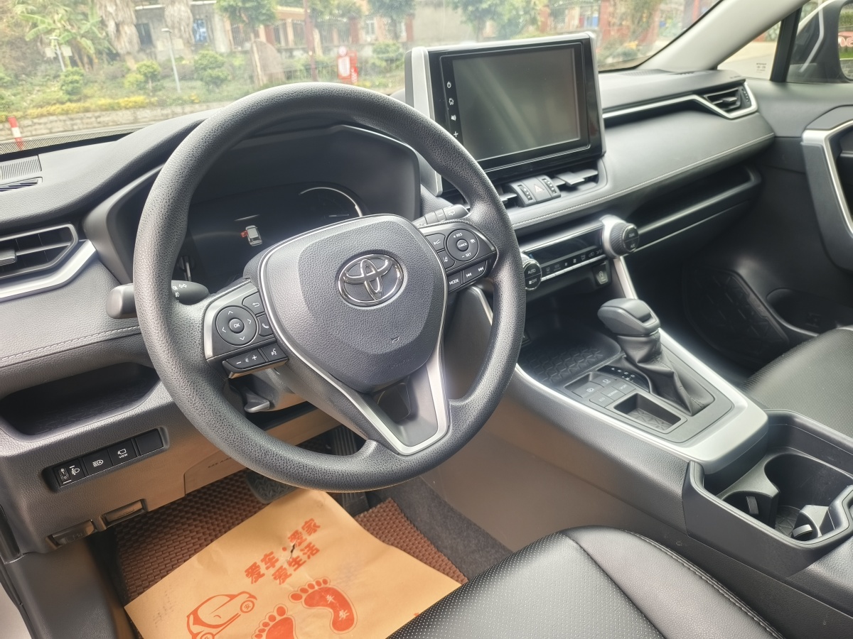 豐田 RAV4  2018款 榮放 2.0L CVT兩驅(qū)風(fēng)尚版圖片