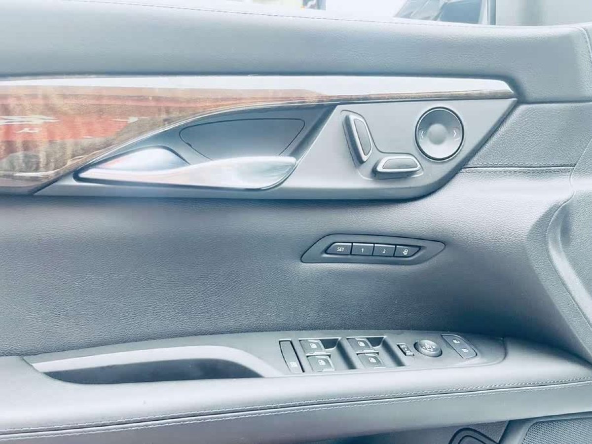 凱迪拉克 CT6  2020款 28T 領(lǐng)先超級(jí)巡航型圖片