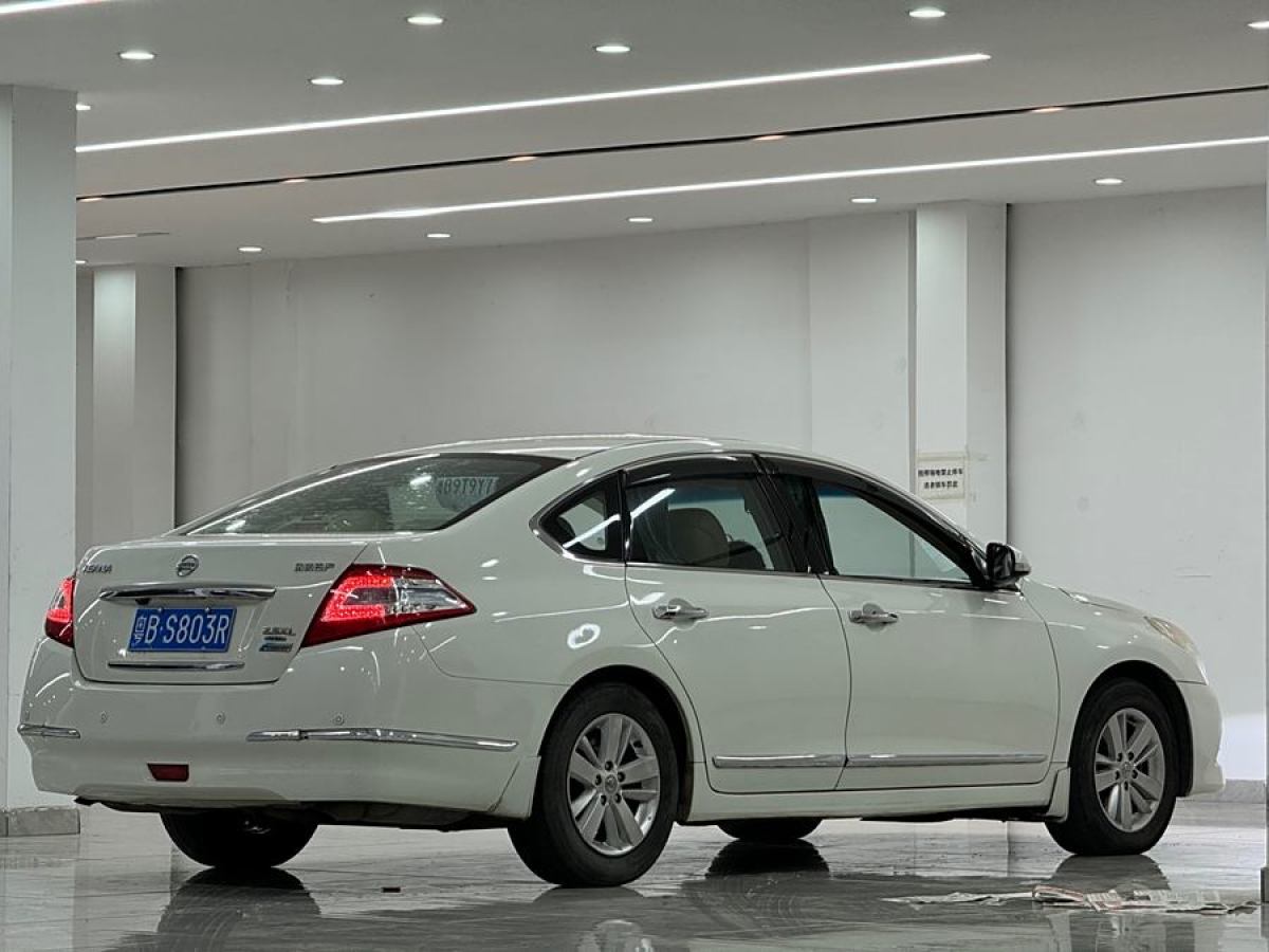 日產(chǎn) 天籟  2011款 公爵 2.5L XV尊雅版圖片