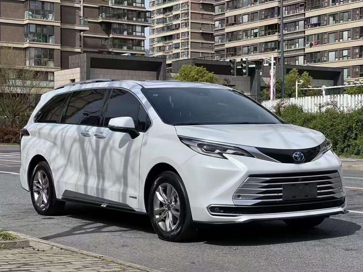 丰田 赛那SIENNA  2023款 2.5L混动 铂金版图片