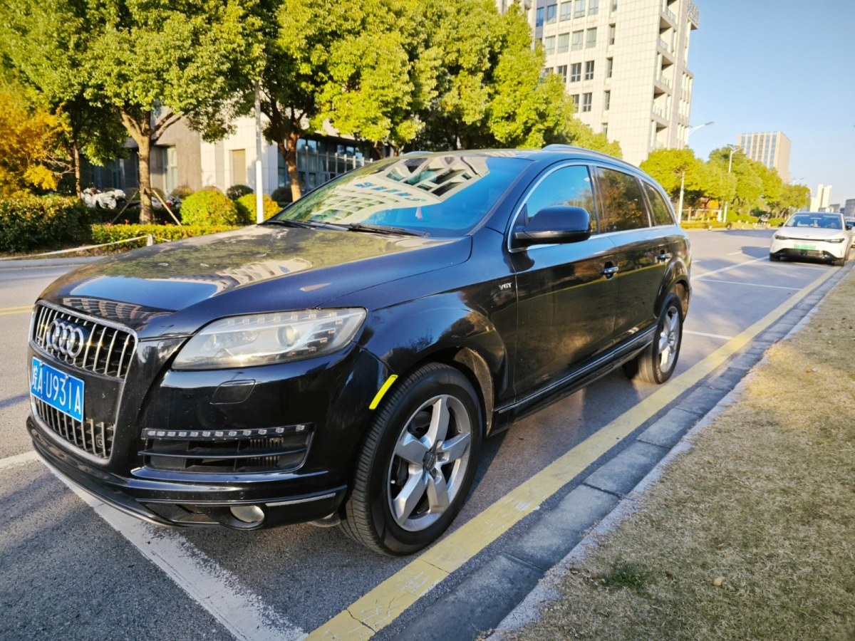 奧迪 奧迪Q7  2012款 3.0 TDI 領(lǐng)先型圖片