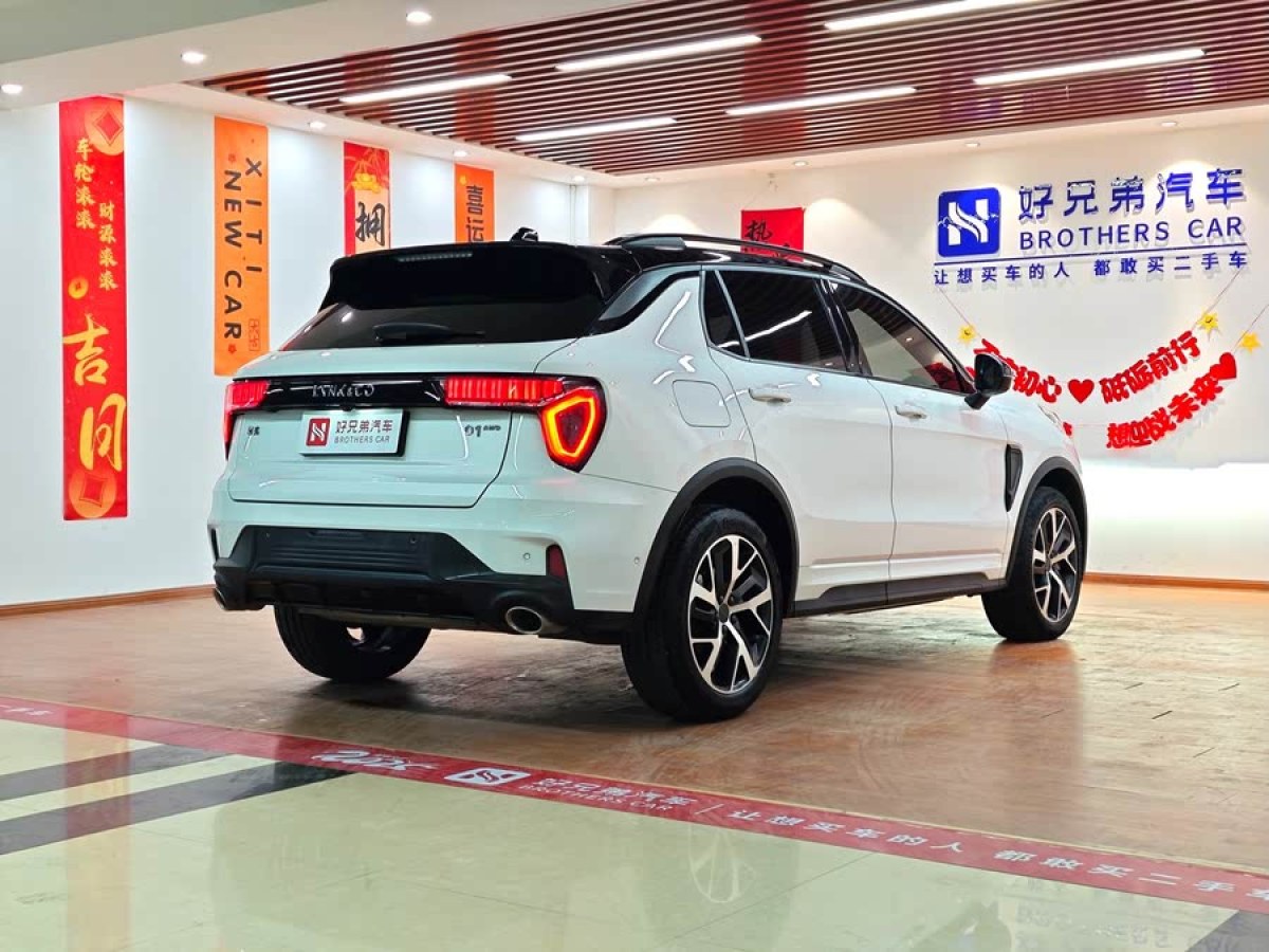 領(lǐng)克 領(lǐng)克01  2024款 2.0TD 四驅(qū)勁Halo圖片