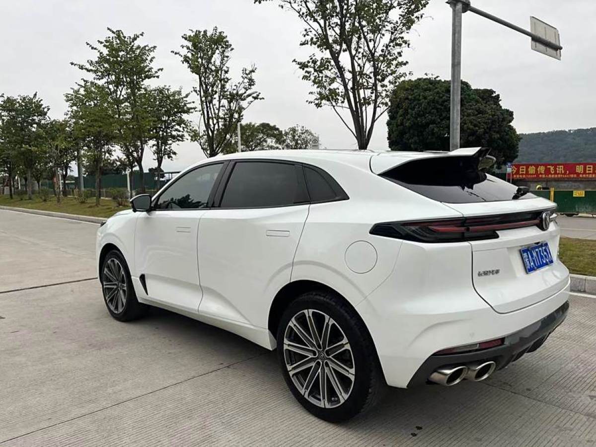 長(zhǎng)安 長(zhǎng)安UNI-K  2021款 2.0T 全輪驅(qū)動(dòng)尊貴型圖片