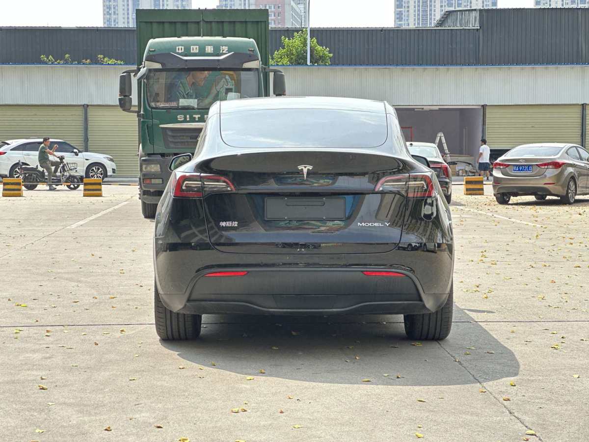 特斯拉 Model 3  2024款 長(zhǎng)續(xù)航全輪驅(qū)動(dòng)版圖片