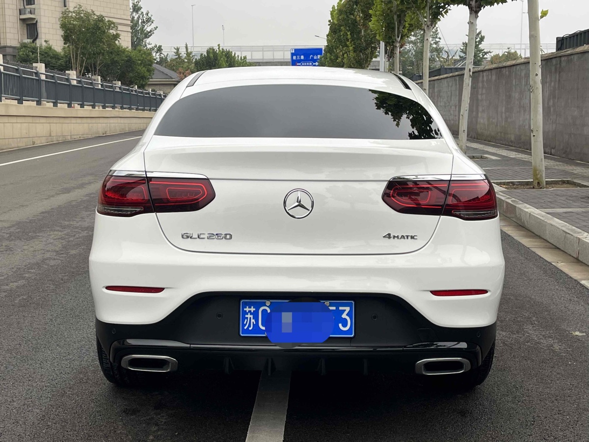 2021年3月奔馳 奔馳GLC  2022款 改款 GLC 260 4MATIC 轎跑SUV