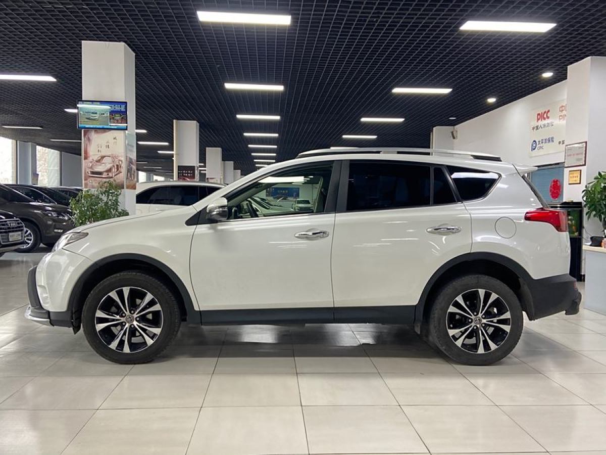 2015年6月豐田 RAV4榮放  2015款 2.5L 自動四驅(qū)精英版