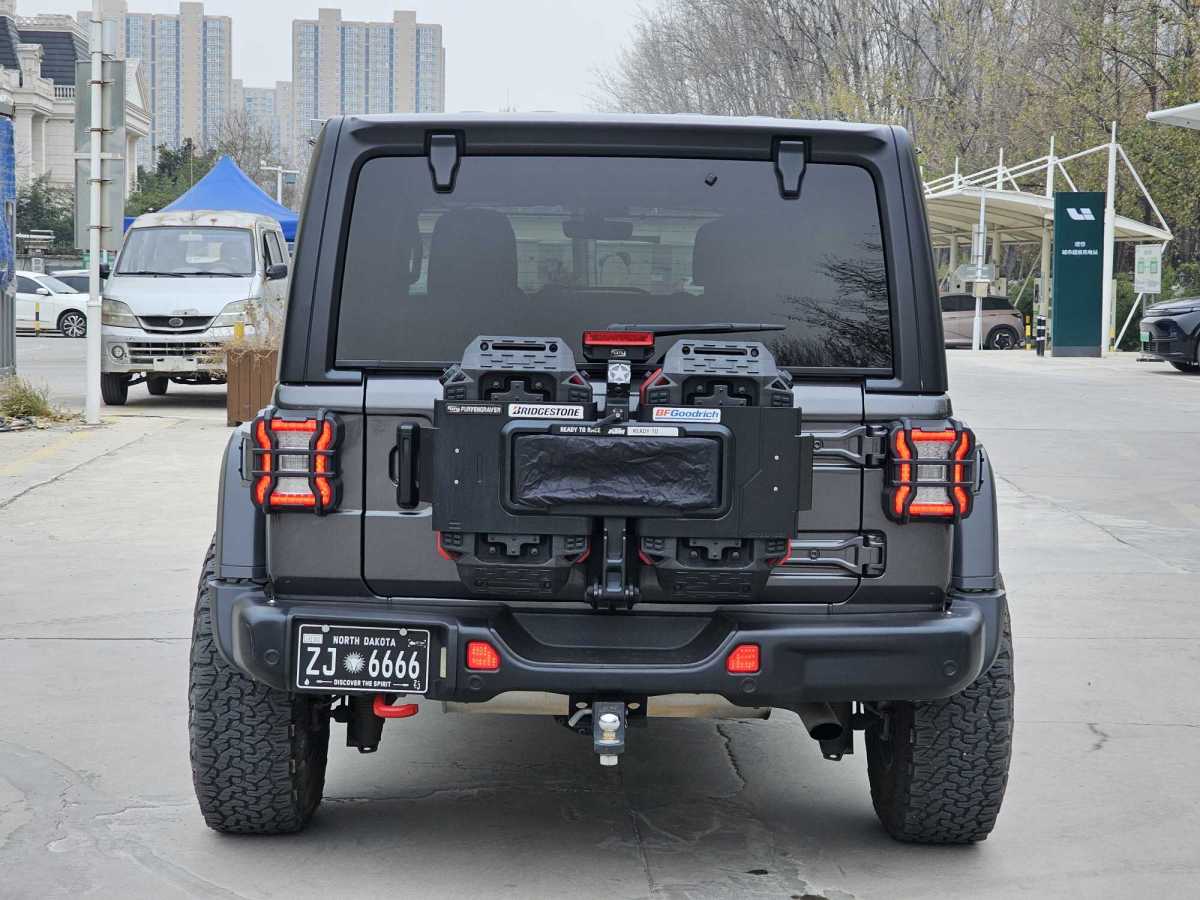 Jeep 牧馬人  2024款 2.0T 羅賓漢四門版圖片