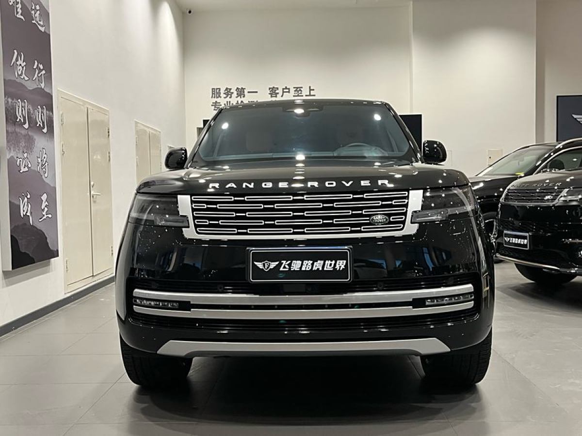 路虎 攬勝  2024款 3.0 L6 400PS 創(chuàng)世加長(zhǎng)版圖片