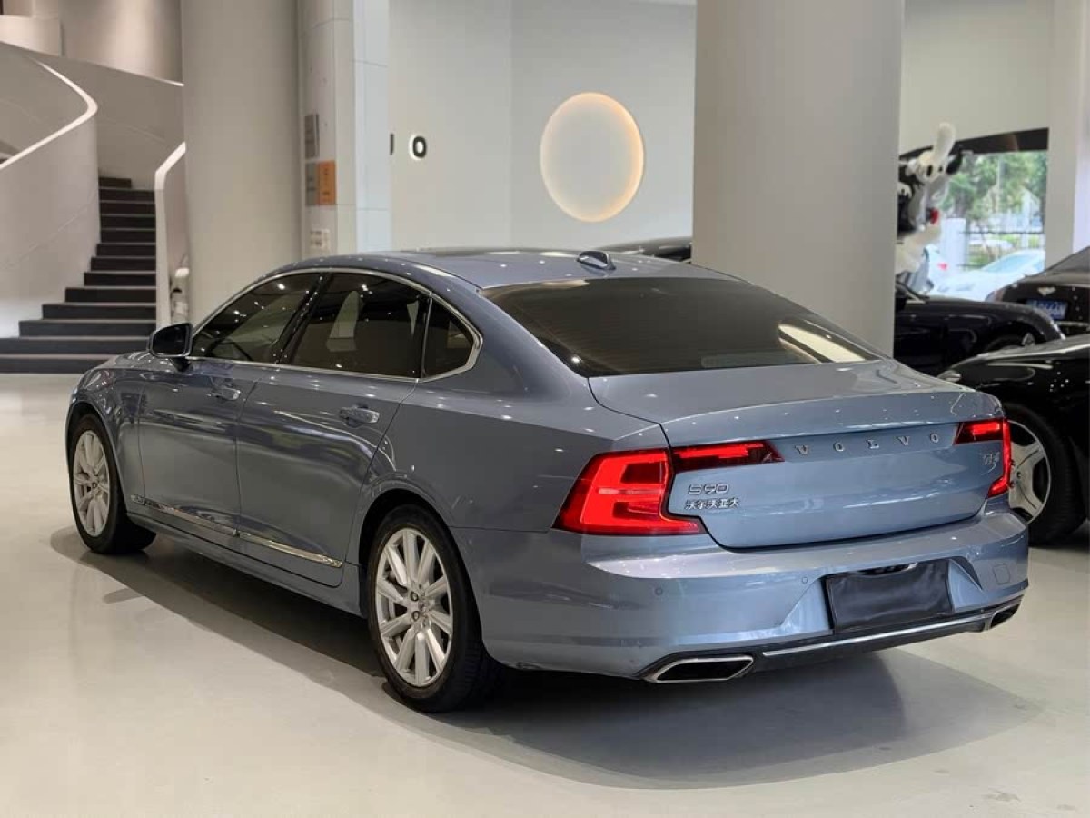 沃爾沃 S90  2020款 改款 T5 智遠(yuǎn)豪華版圖片