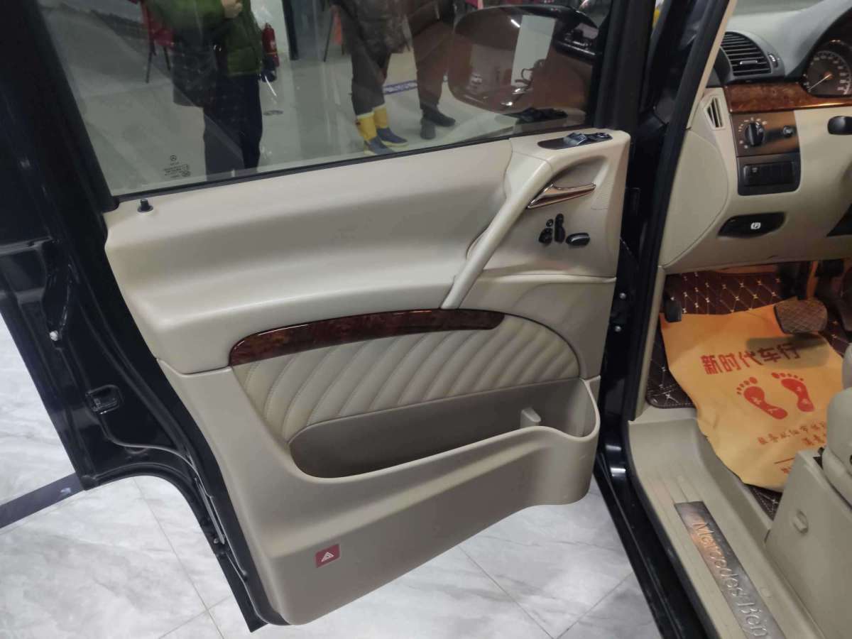 奔驰 唯雅诺  2013款 3.0L 领航版图片