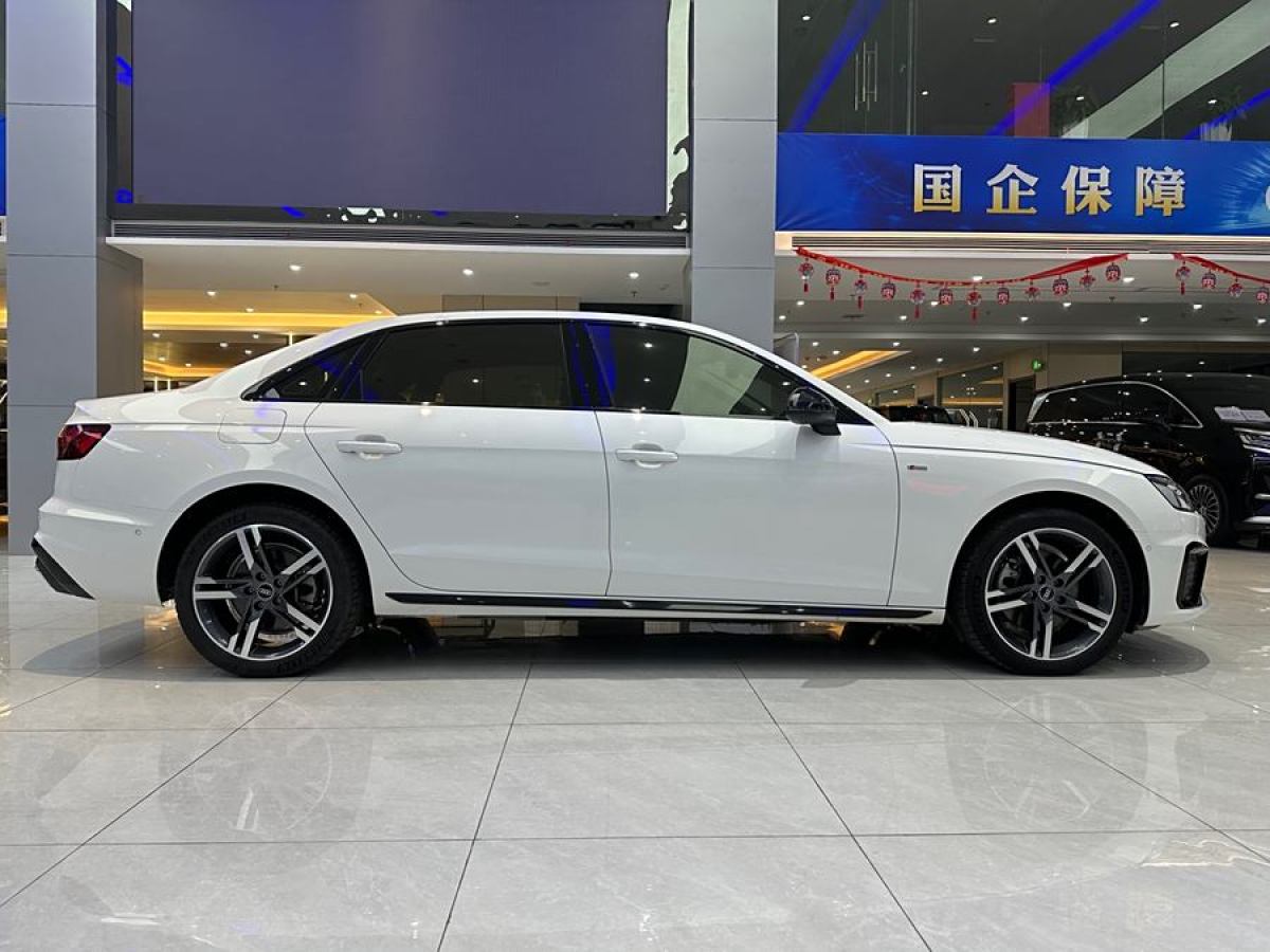 奧迪 奧迪A4L  2022款 40 TFSI 豪華動(dòng)感型圖片