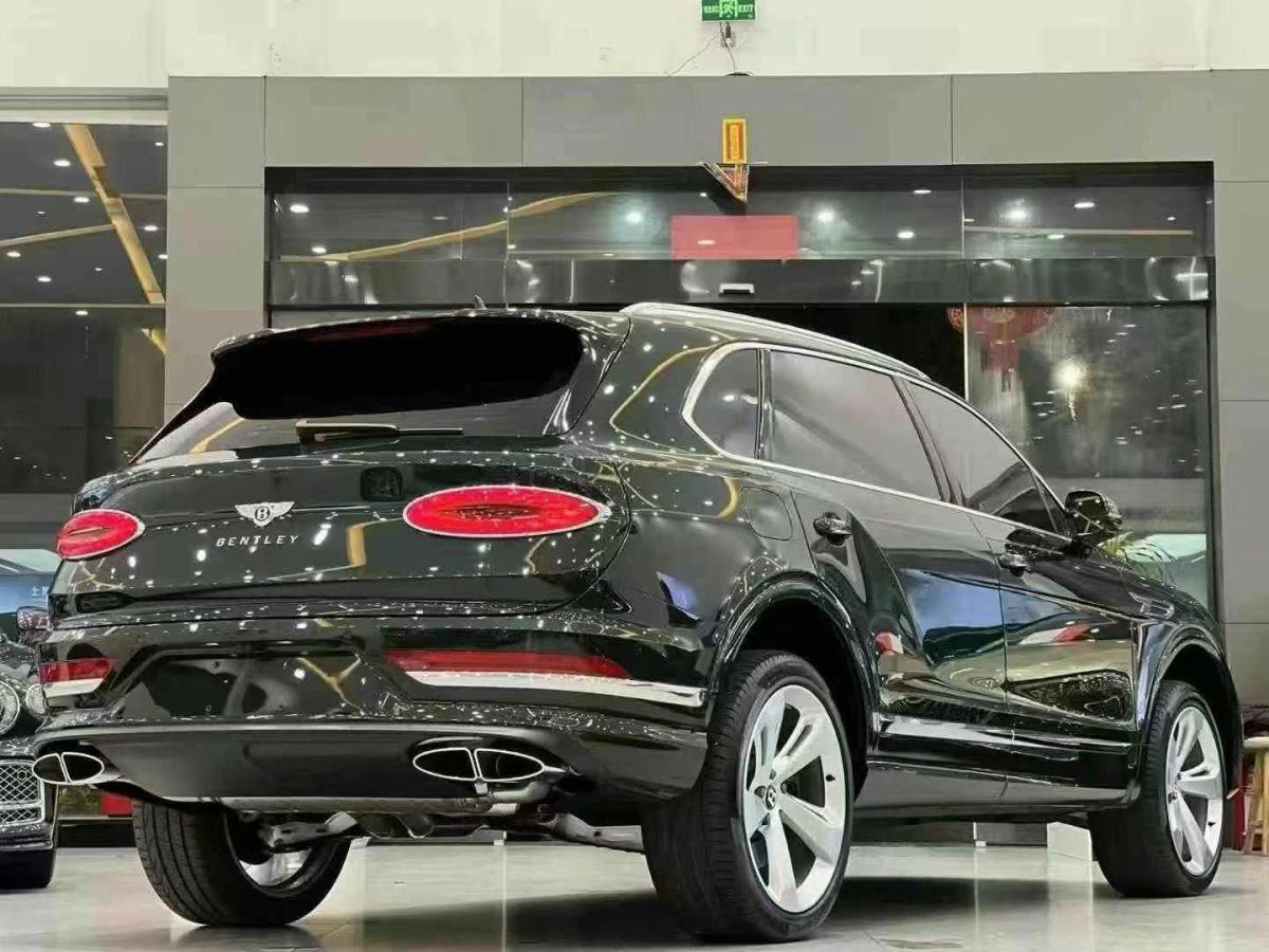 賓利 添越  2025款 4.0T V8 長軸距藝境版圖片