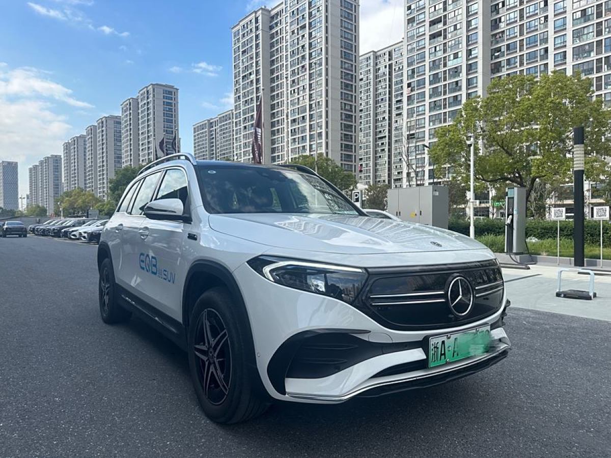 奔馳 奔馳EQB  2022款 EQB 350 4MATIC 首發(fā)特別版圖片