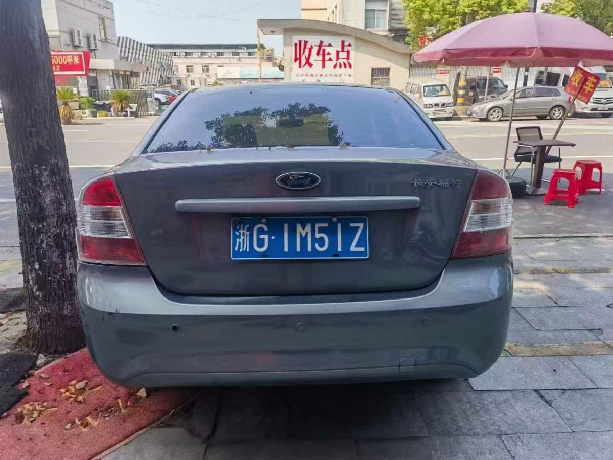 福特 ?？怂? 2013款 2.0T ST 標(biāo)準(zhǔn)版圖片