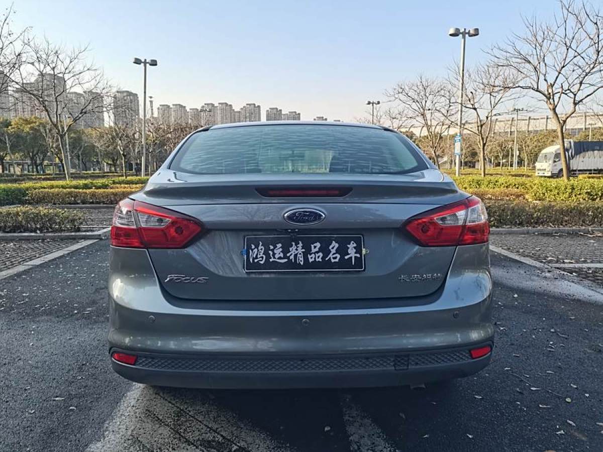 福特 福克斯  2012款 三廂 1.6L 自動(dòng)舒適型圖片