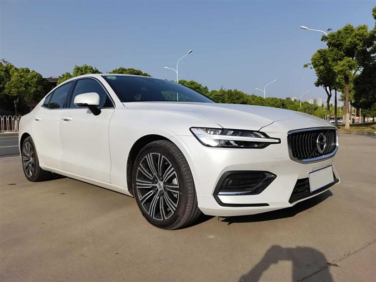 沃爾沃 S60L  2020款 T4 智遠(yuǎn)運(yùn)動(dòng)版圖片