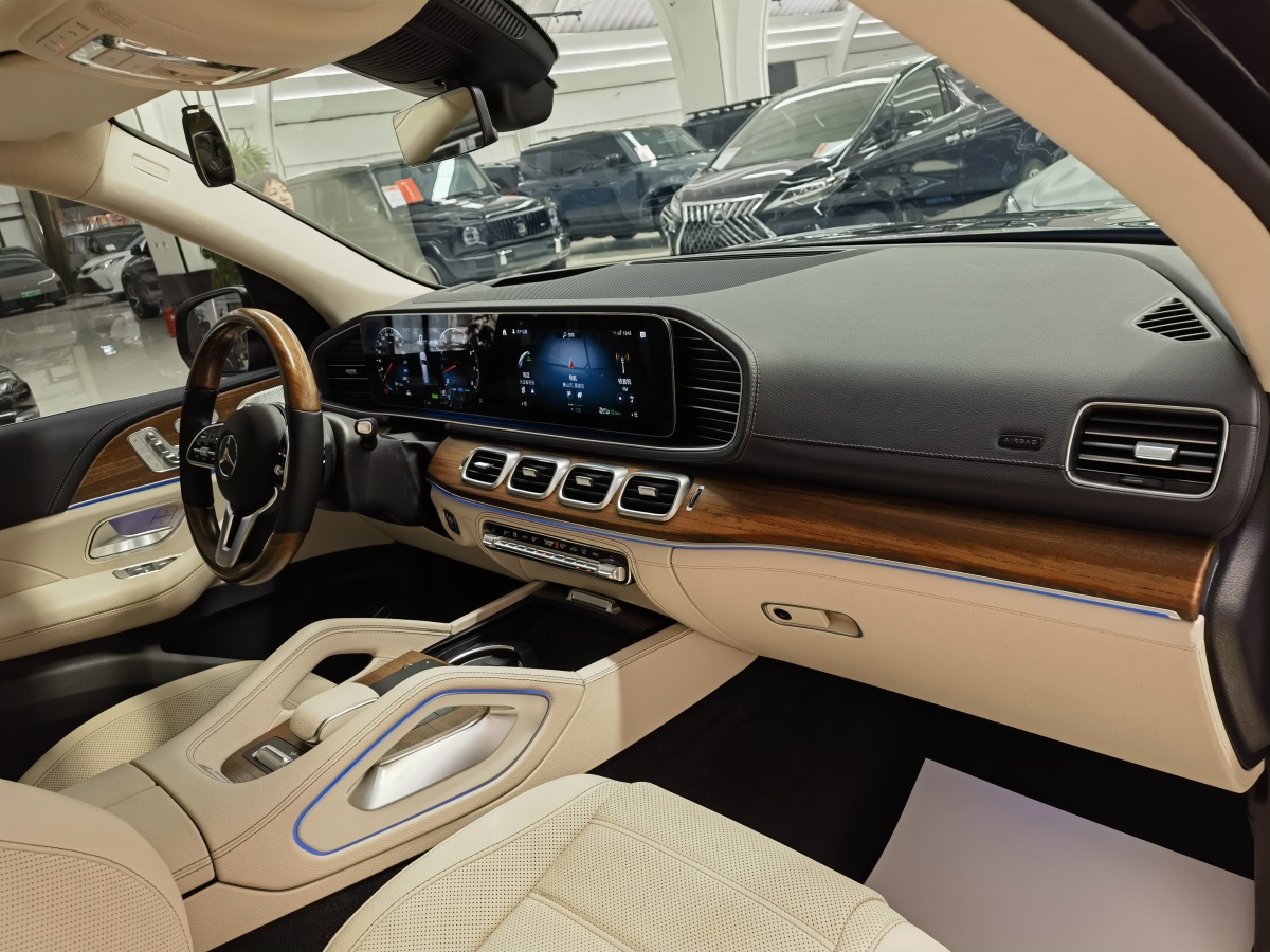 奔馳 奔馳GLS  2023款 改款 GLS 450 4MATIC 豪華型圖片