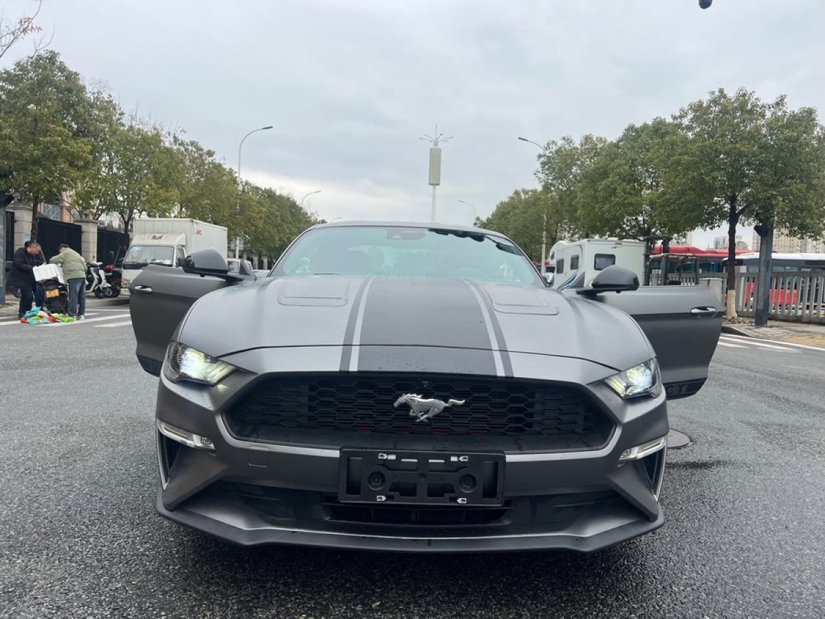 福特 Mustang  2022款 2.3L EcoBoost 寰海藍(lán)天限量版圖片