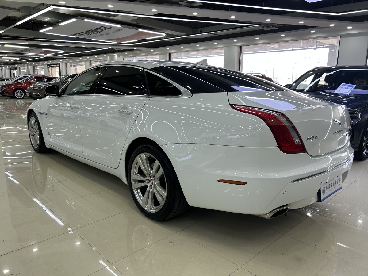 2015年6月捷豹 XJ  2015款 XJL 3.0 SC 兩驅(qū)尊享商務(wù)版