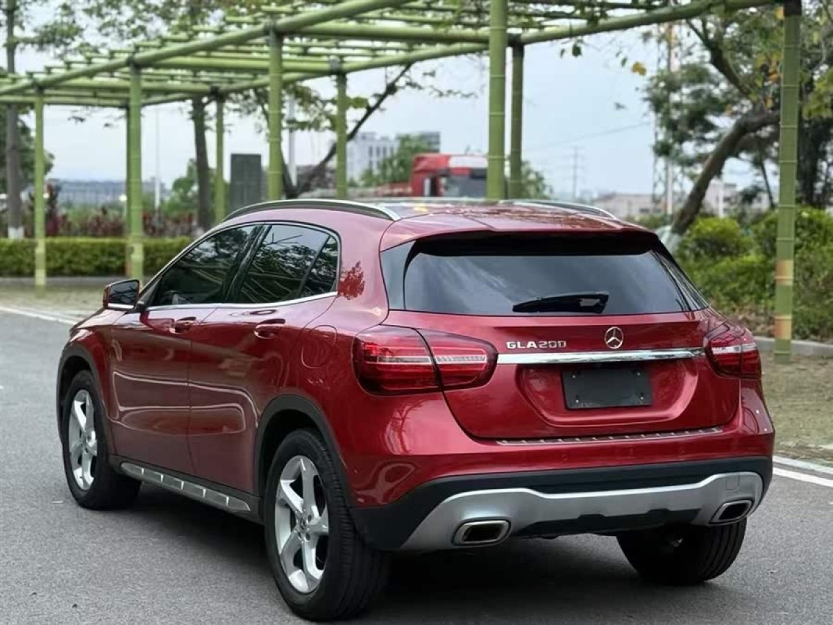 奔馳 奔馳GLA  2019款 GLA 200 動感型圖片