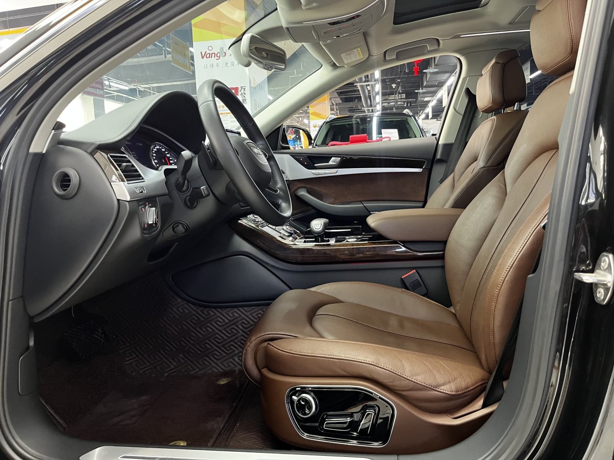 2017年12月奧迪 奧迪A8  2017款 A8L 45 TFSI quattro卓越先鋒版