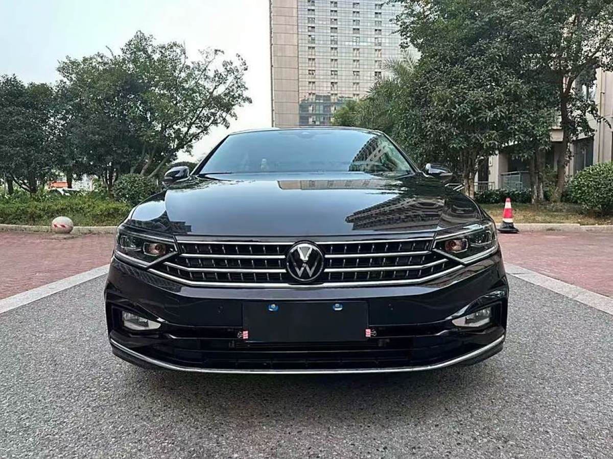 大眾 邁騰  2023款 200萬(wàn)輛紀(jì)念版 330TSI DSG領(lǐng)先型圖片