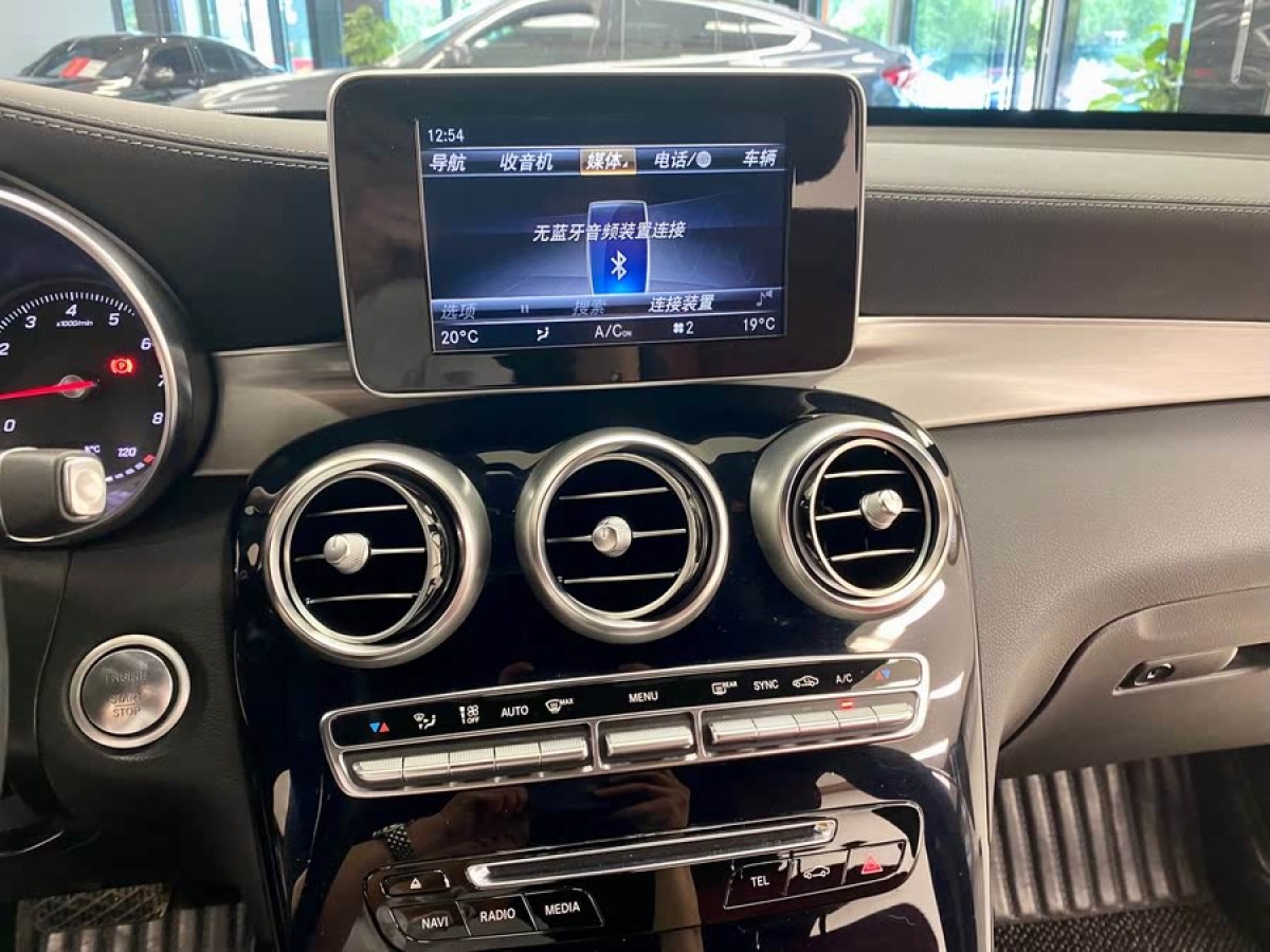 奔馳 奔馳GLC  2023款 改款 GLC 300 4MATIC 轎跑SUV圖片
