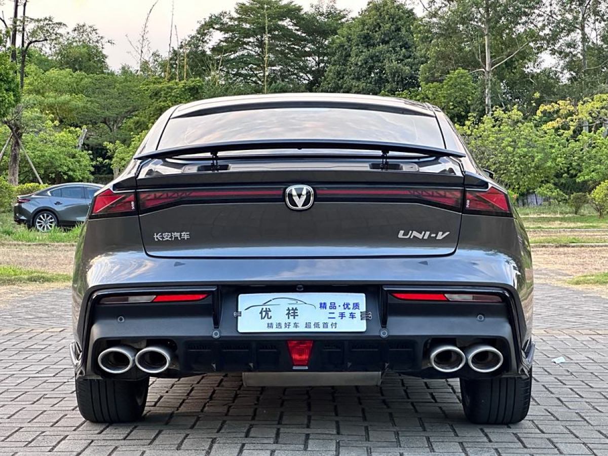 長(zhǎng)安 長(zhǎng)安UNI-V  2023款 1.5T 運(yùn)動(dòng)版圖片