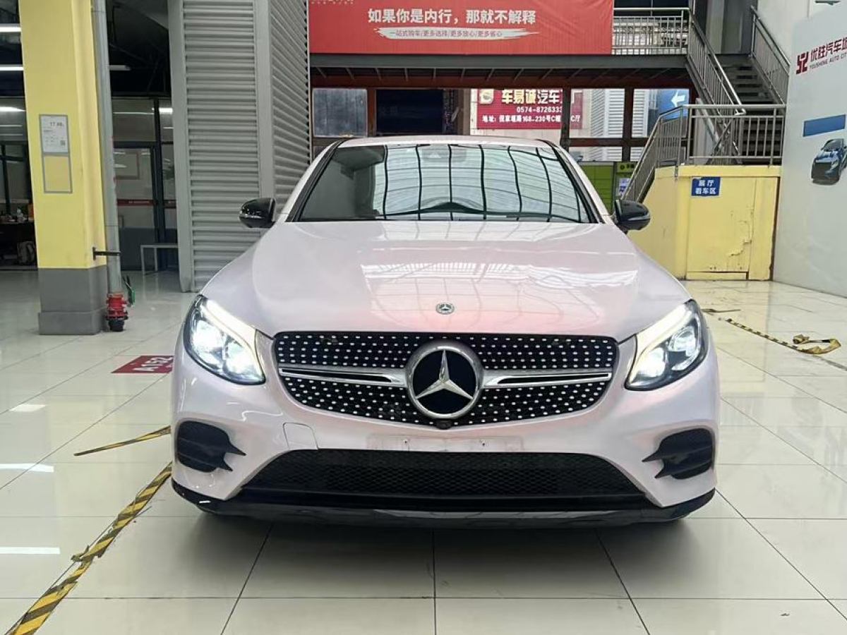 奔馳 奔馳GLC  2022款 改款 GLC 260 4MATIC 轎跑SUV圖片