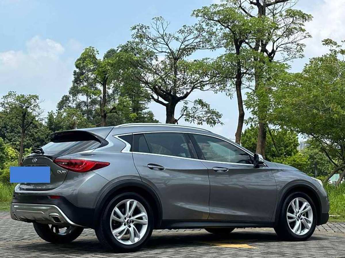 英菲尼迪 QX30  2017款 1.6T 兩驅(qū)運動版圖片