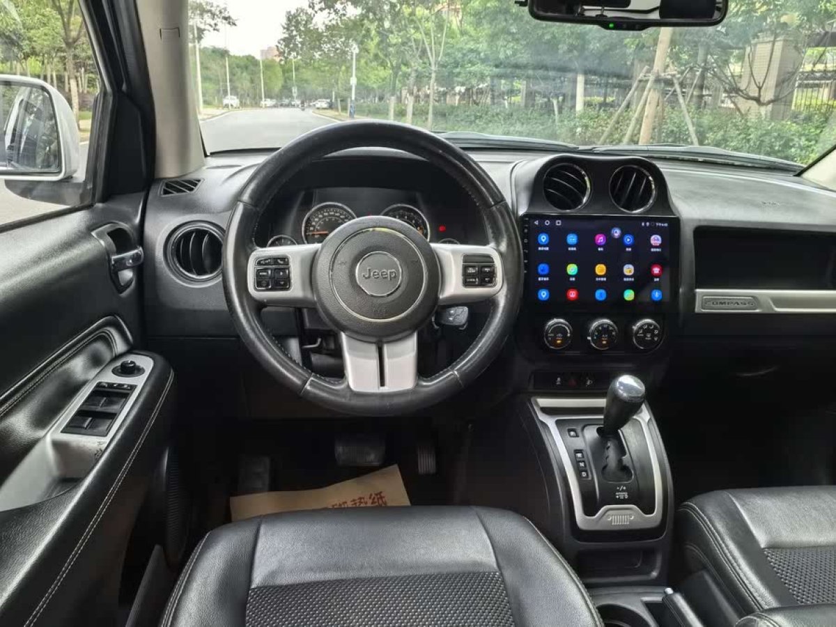 Jeep 指南者  2014款 改款 2.4L 四驅(qū)舒適版圖片