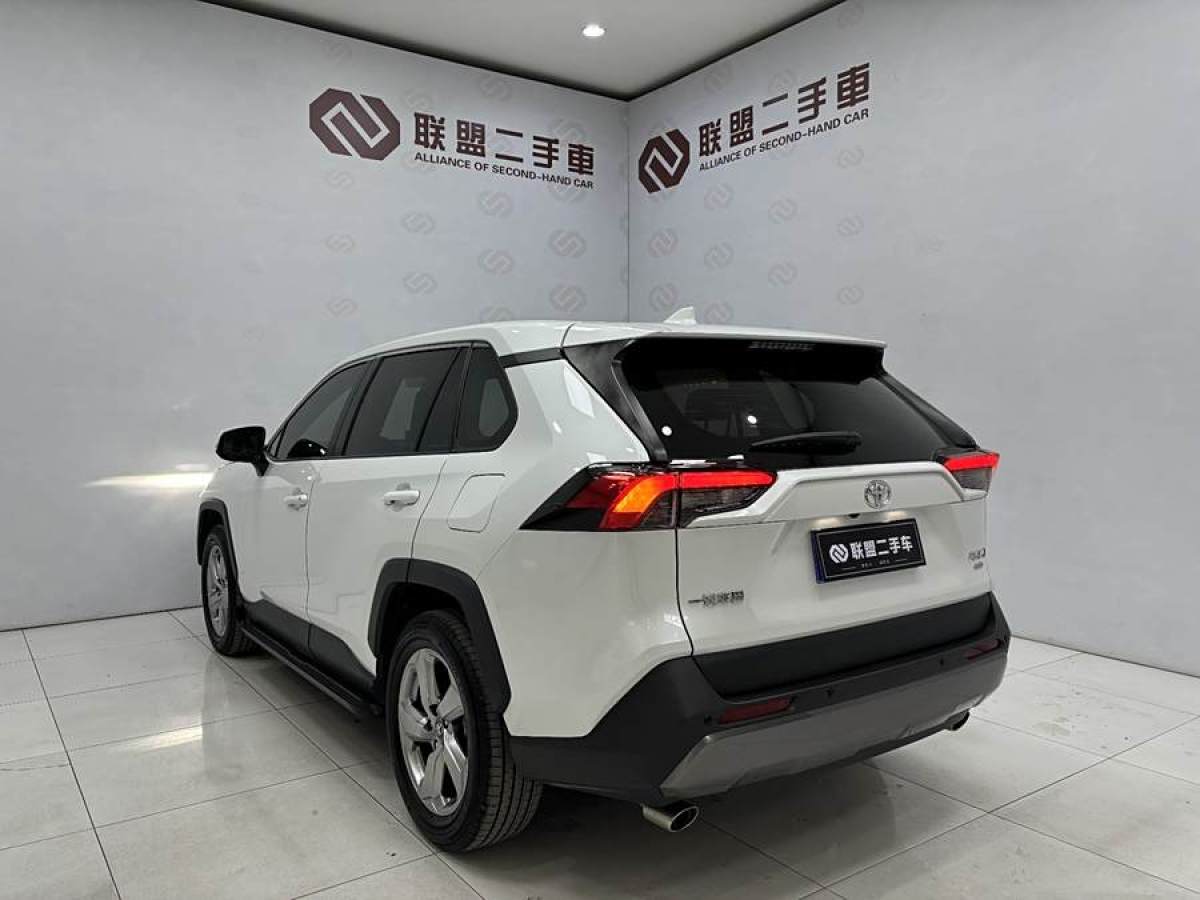 豐田 RAV4榮放  2021款 2.0L CVT四驅(qū)風(fēng)尚PLUS版圖片