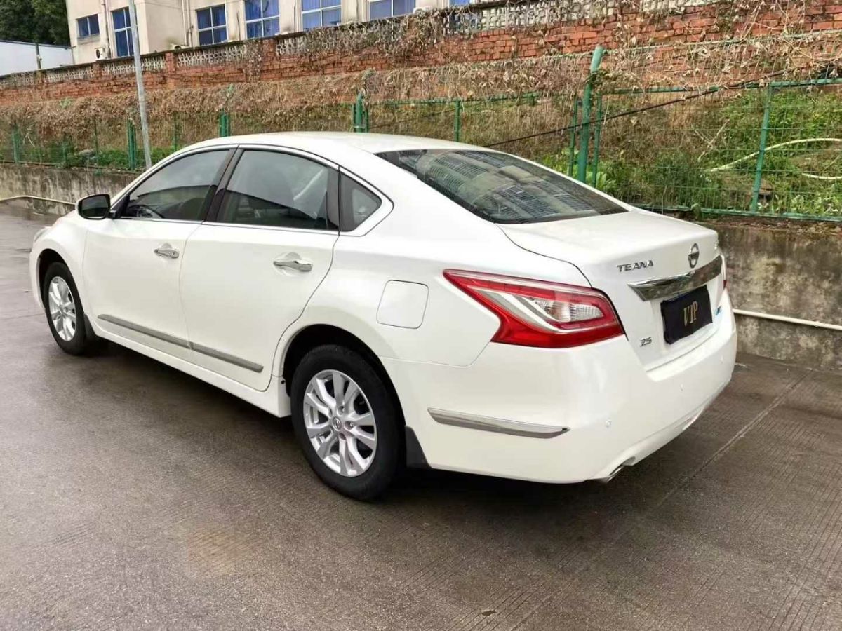 日產(chǎn) 天籟  2015款 2.0L XE-Sporty歐冠運(yùn)動(dòng)版圖片