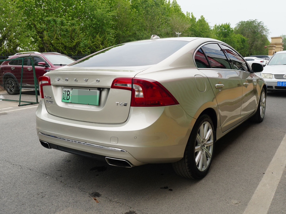 沃尔沃 S60  2015款 L 2.0T T5 智越版图片